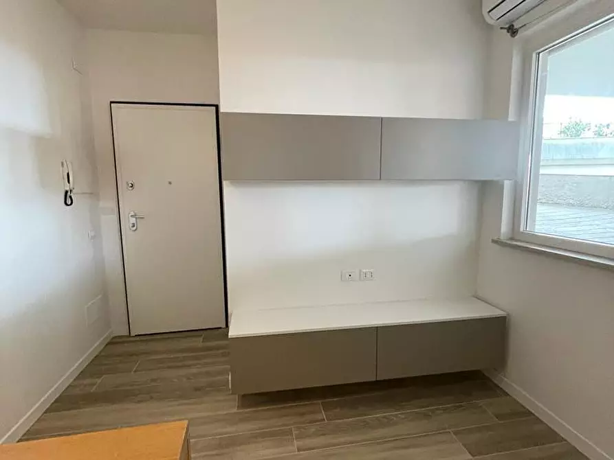 Immagine 10 di Bilocale in vendita  in Via Claudio Salmoni a Ancona