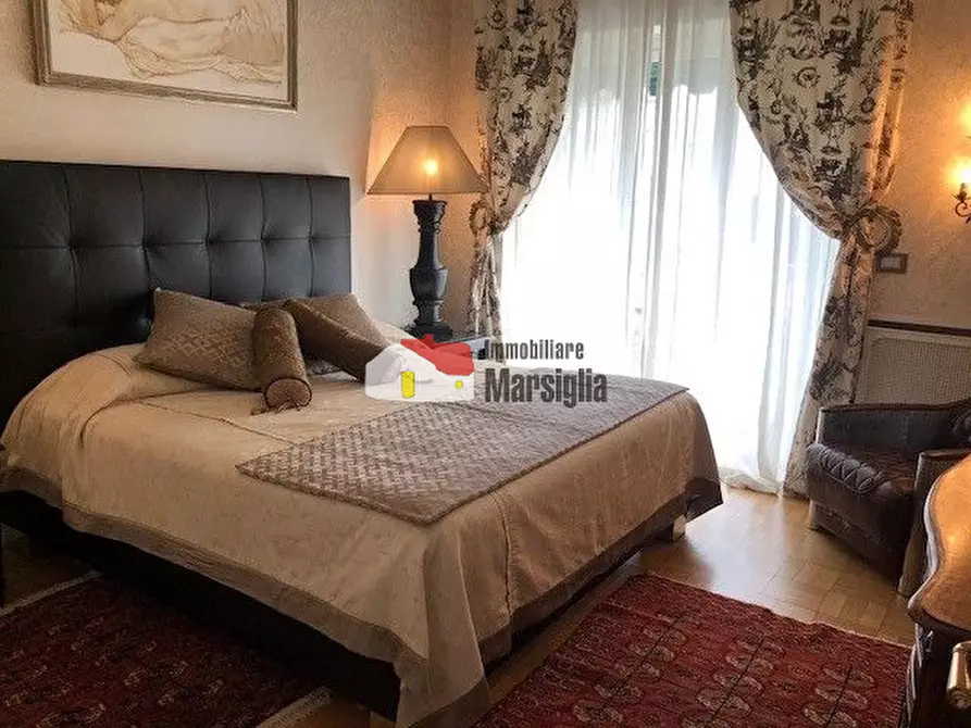 Immagine 12 di Pentalocale in vendita  in Via Nuvoloni 73 a San Remo