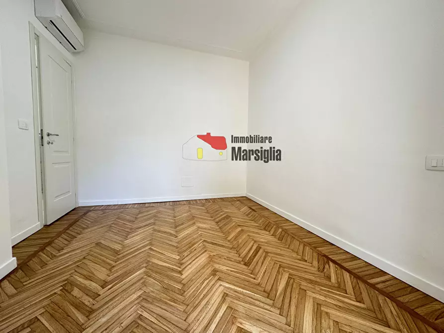 Immagine 12 di Trilocale in vendita  in Corso degli Inglesi 533 a San Remo