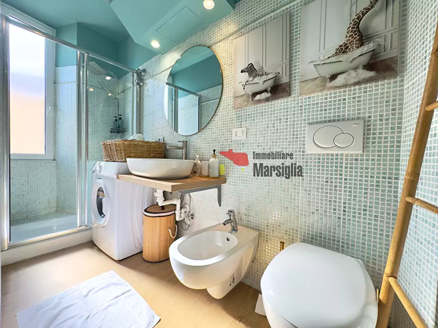 Immagine 9 di Bilocale in vendita  in Via Feraldi 20 a San Remo