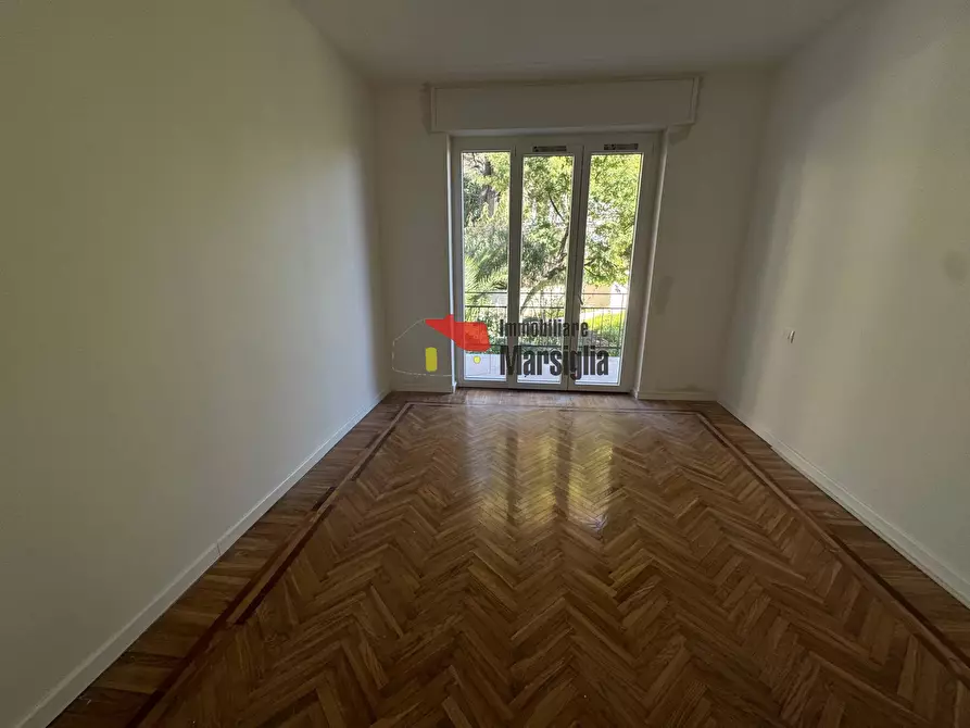 Immagine 27 di Trilocale in vendita  in Corso degli Inglesi 533 a San Remo
