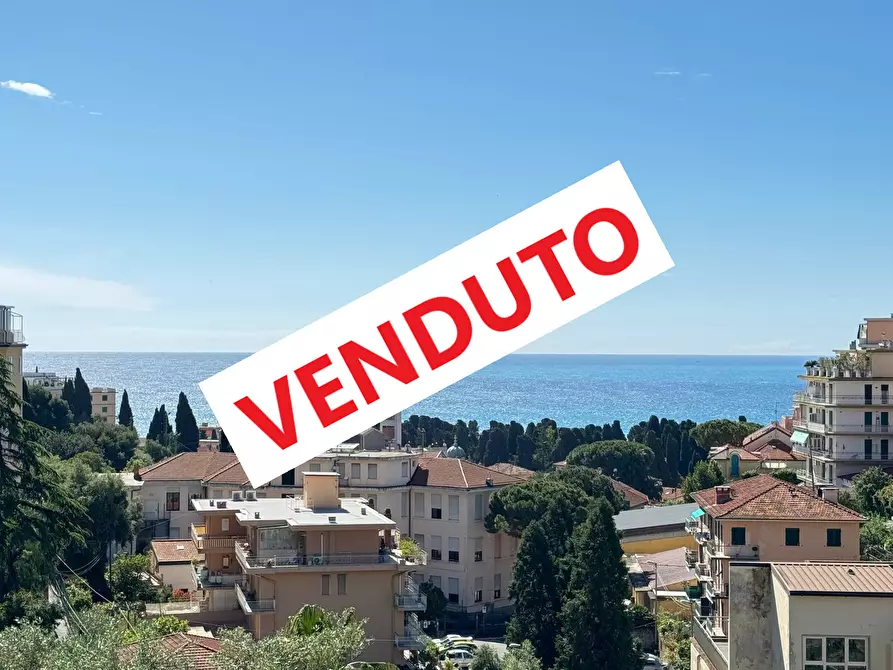 Immagine 1 di Trilocale in vendita  in Strada Privata Vallarino 60 a San Remo