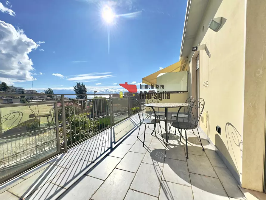 Immagine 1 di Bilocale in vendita  in Via Franco Alfano 35 a San Remo