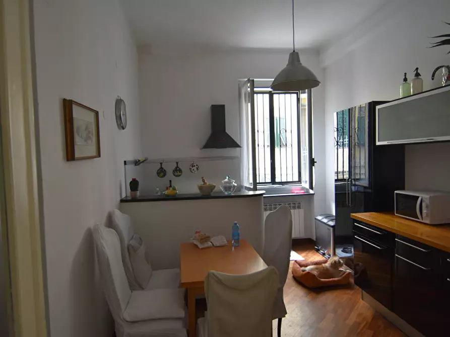 Immagine 1 di Appartamento in vendita  in via monte zovetto a Genova