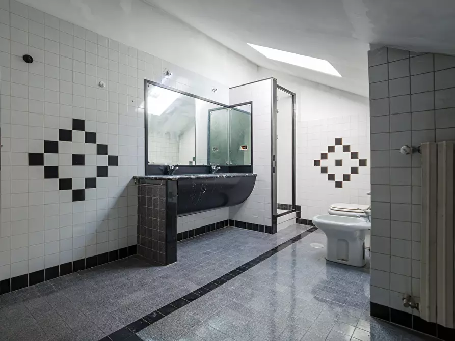 Immagine 21 di Attico in vendita  in Via Verolengo a Torino