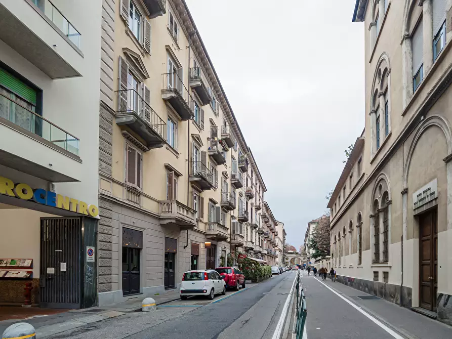 Immagine 32 di Bilocale in vendita  in Via Bertola a Torino