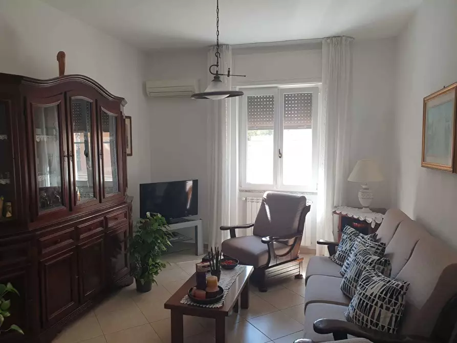 Immagine 5 di Appartamento in vendita  a Livorno