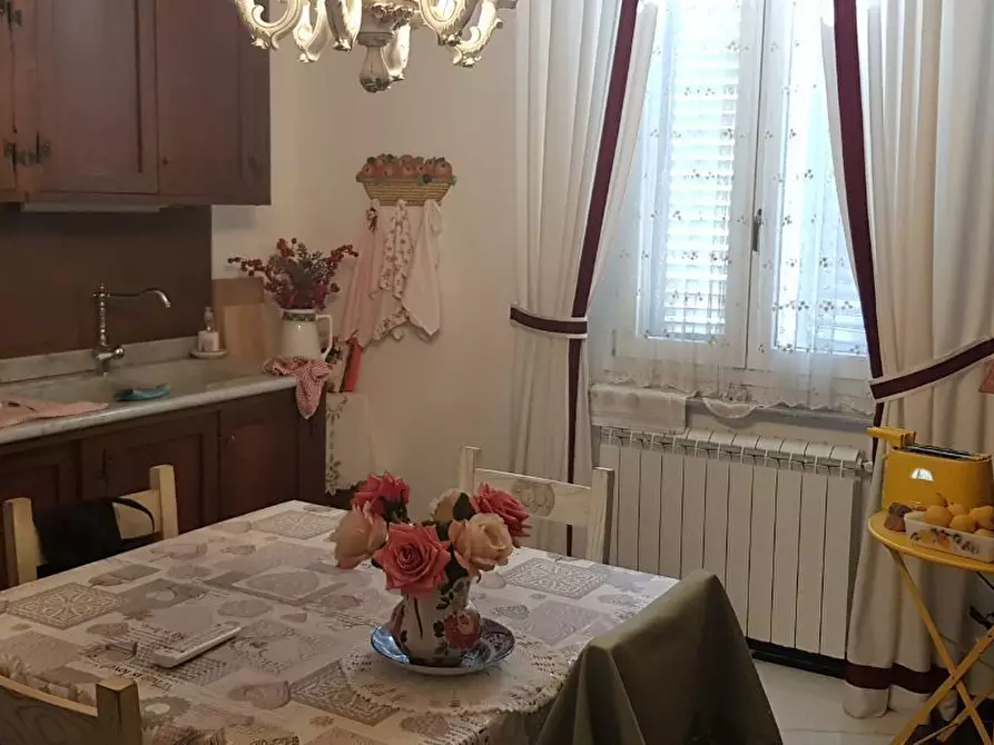 Immagine 2 di Porzione di casa in vendita  a Livorno