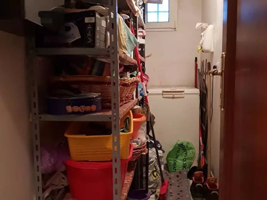 Immagine 3 di Appartamento in vendita  a Livorno