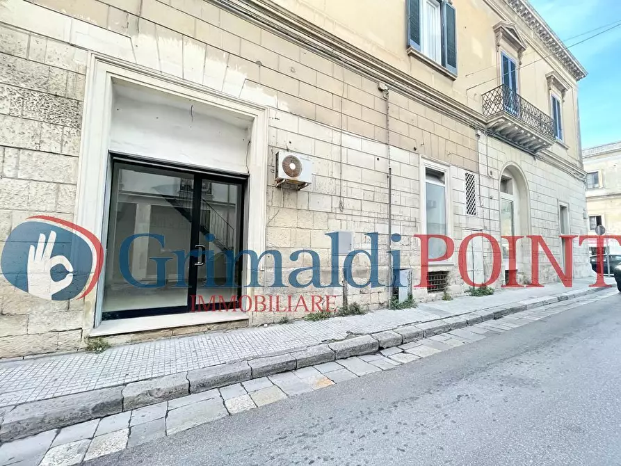 Immagine 20 di Locale commerciale in affitto  in Via Luigi de Simone 3 a Lecce