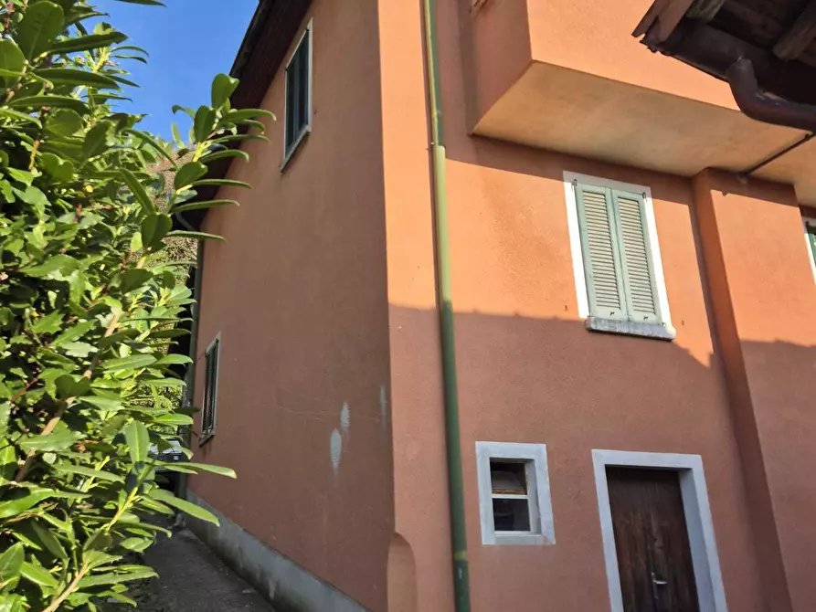 Immagine 7 di Porzione di casa in vendita  a Faggeto Lario