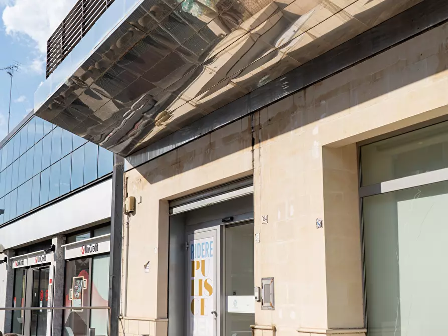 Immagine 29 di Ufficio in vendita  in Viale G. Leopardi 134 a Lecce