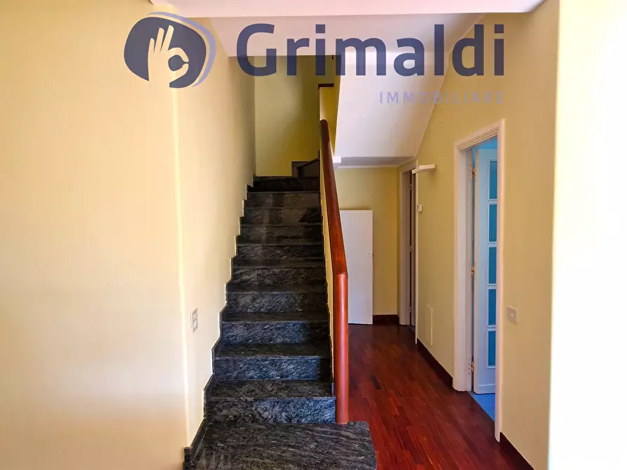 Immagine 14 di Villa in vendita  in Via Comunale Guantai Ad Orsolone 177 a Napoli