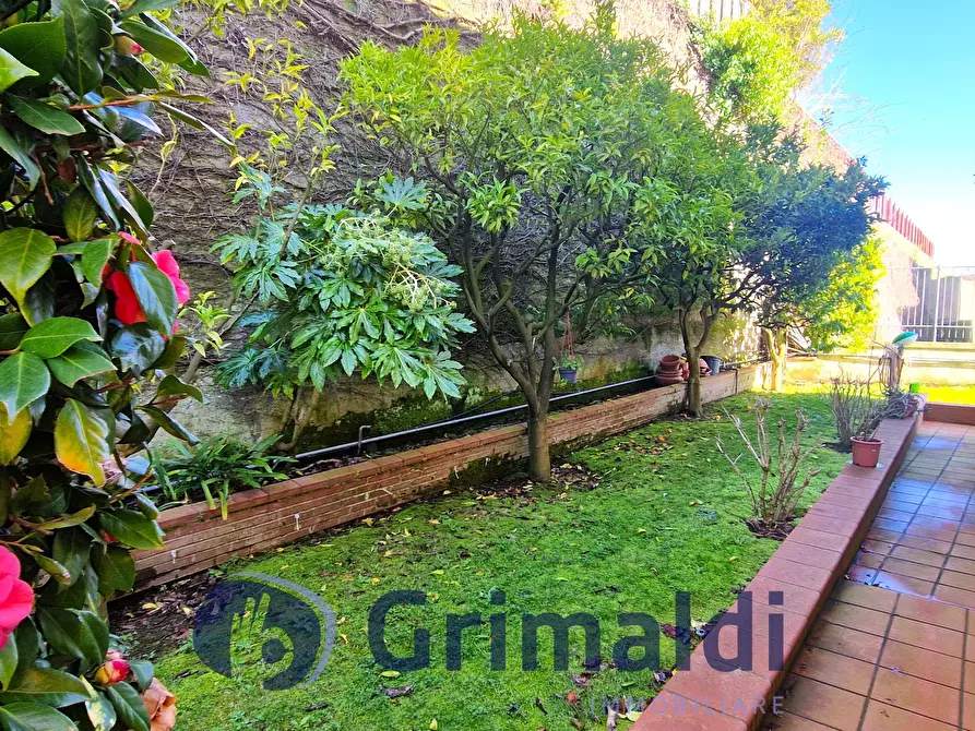 Immagine 7 di Villa in vendita  in Via Comunale Guantai Ad Orsolone 177 a Napoli