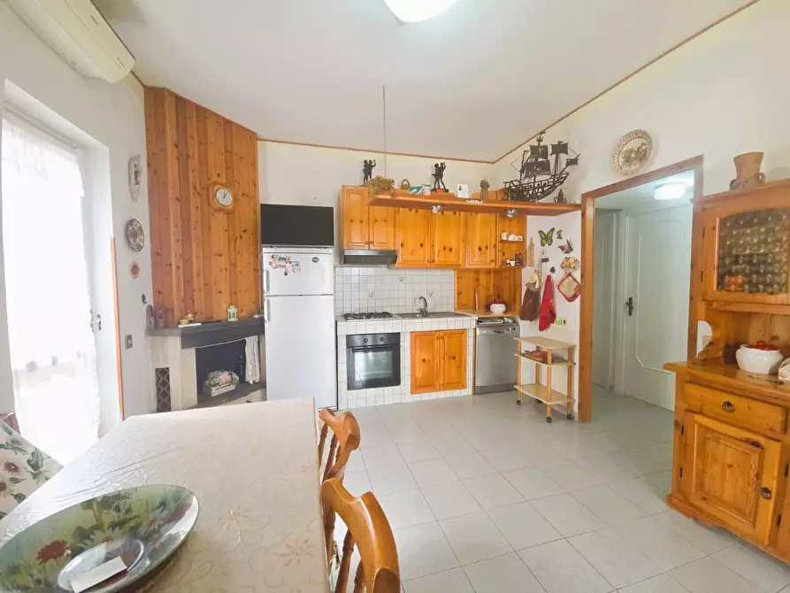 Immagine 22 di Quadrilocale in vendita  in Via dei Delfini 102 a Ardea