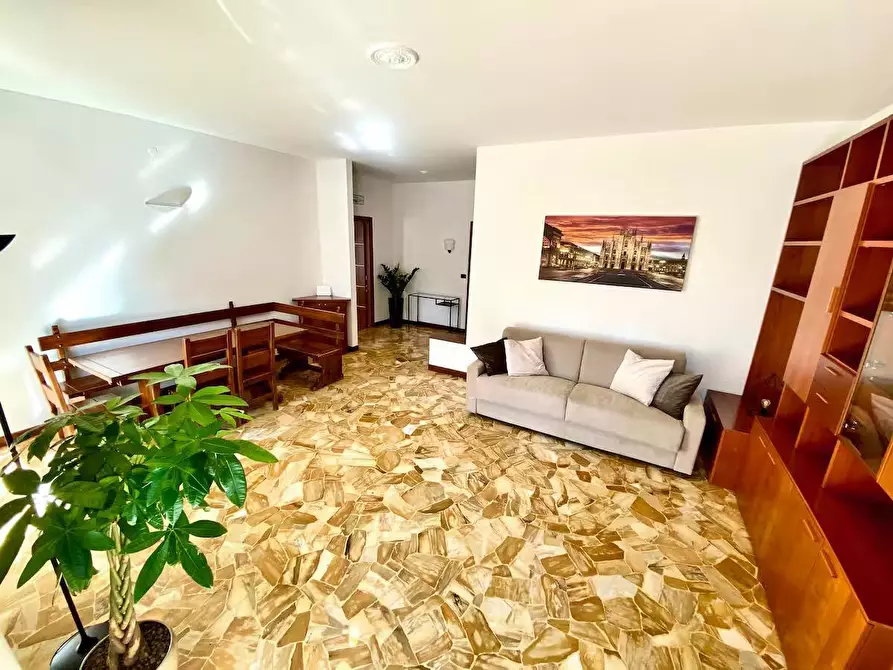 Immagine 3 di Trilocale in affitto  in Via Bronzino 6 a Milano