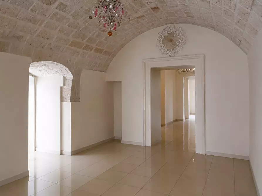 Immagine 20 di Palazzo in vendita  in Viale Unità D'Italia 18 a Fasano