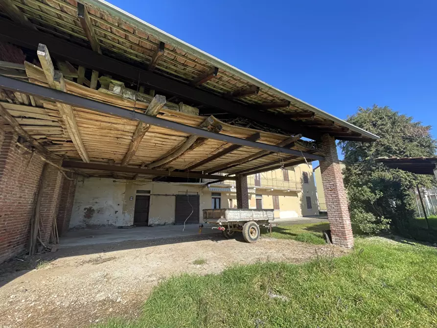Immagine 14 di Rustico / casale in vendita  in Via Roma 4343 a Fara Novarese