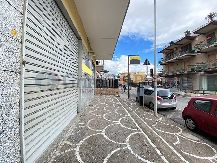 Immagine 1 di Locale commerciale in affitto  a Giugliano In Campania
