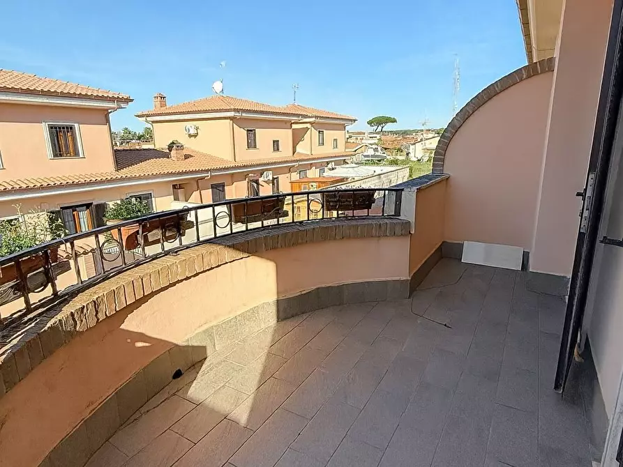 Immagine 2 di Casa bifamiliare in vendita  in Via Casal di Claudia 47 a Anzio