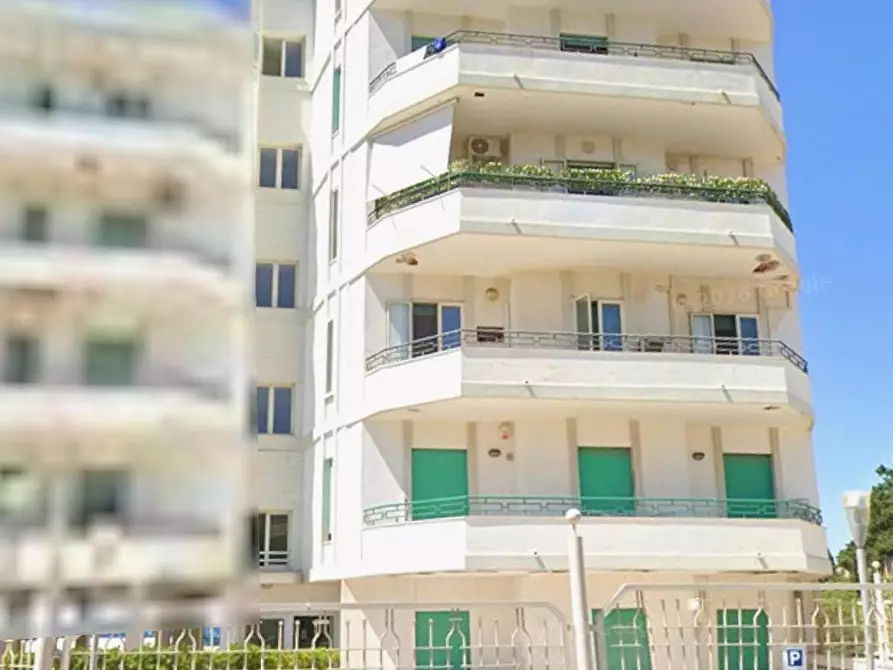 Immagine 12 di Quadrilocale in vendita  in Lungomare Marconi 3 a Gallipoli