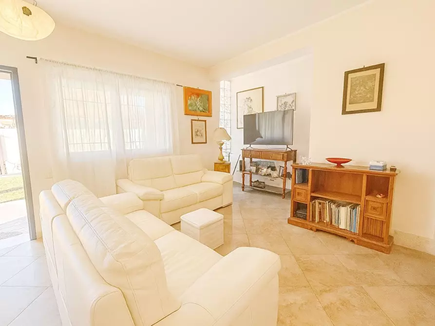 Immagine 7 di Casa bifamiliare in vendita  in Via Casal di Claudia 47 a Anzio