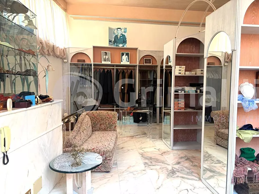 Immagine 18 di Locale commerciale in vendita  in Via Aldo Moro 89 a Tuglie