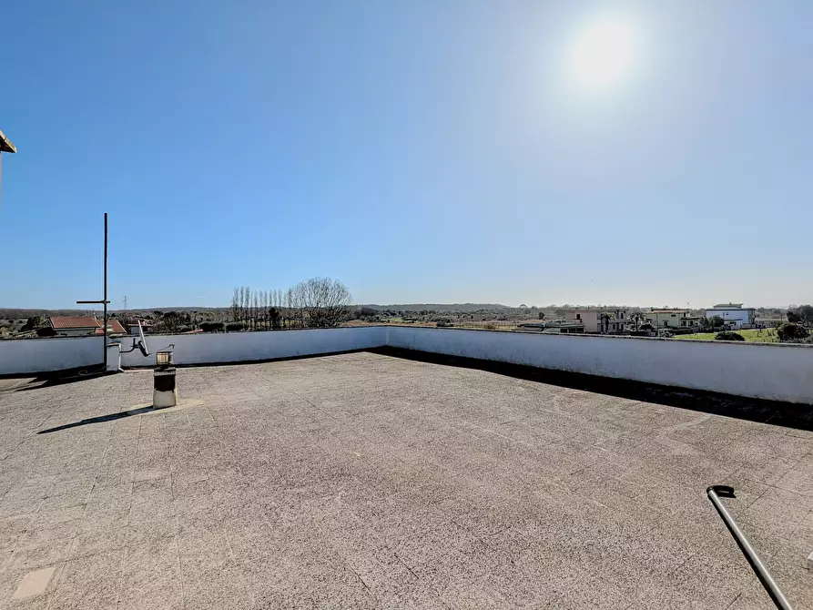 Immagine 78 di Villa in vendita  in Via Granieri 56 a Nettuno