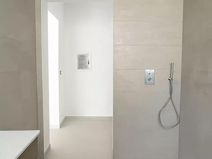 Immagine 15 di Trilocale in vendita  in Via Antonio Costanzo Casetti 2 a Lecce