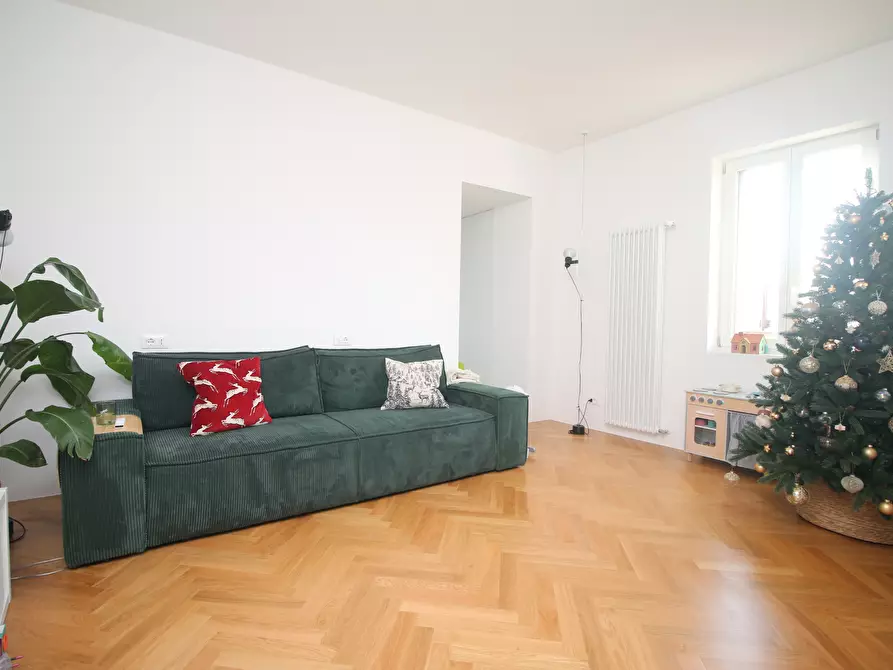 Immagine 9 di Trilocale in vendita  in SALITA SAN DONATO 6 a Como