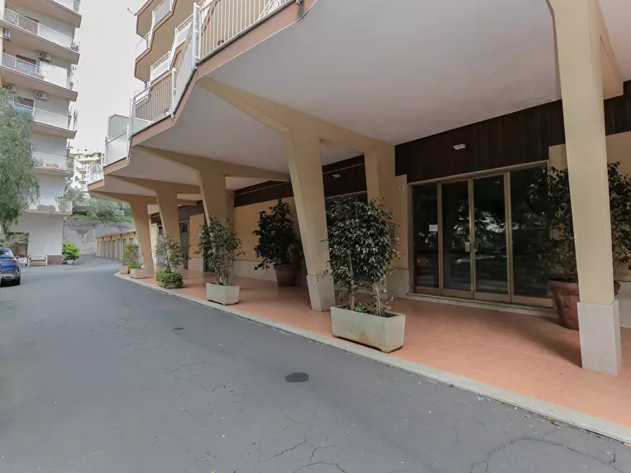 Immagine 2 di Pentalocale in vendita  in Via Nuovalucello 3 a Catania
