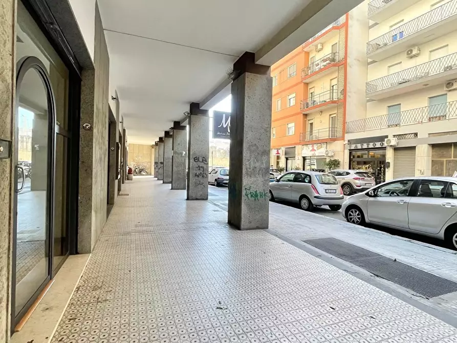 Immagine 15 di Locale commerciale in affitto  in Via G. D'Annunzio 61 a Lecce