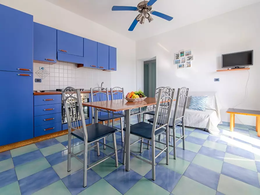 Immagine 11 di Pentalocale in vendita  in Via Giovanni Battista Tiepolo 53 a Ugento