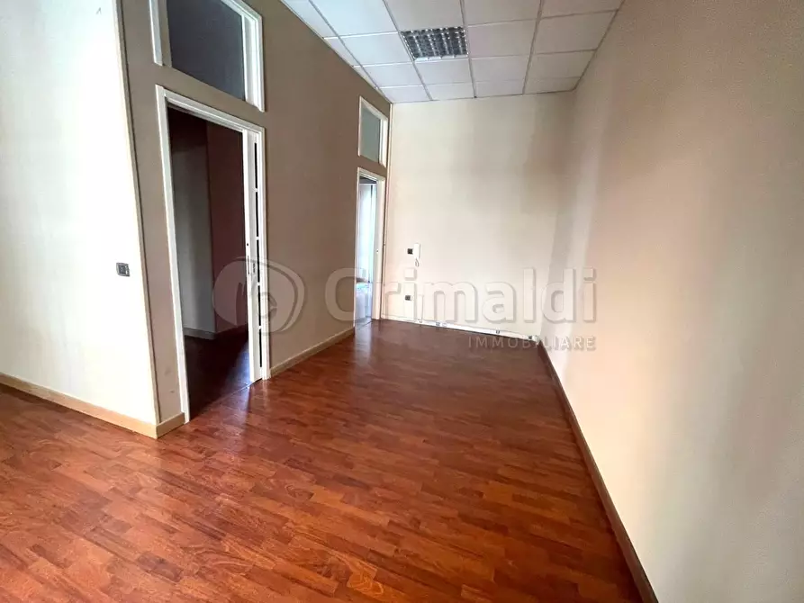 Immagine 5 di Ufficio in affitto  a Giugliano In Campania
