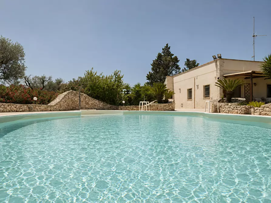 Immagine 1 di Villa in vendita  a San Vito Dei Normanni