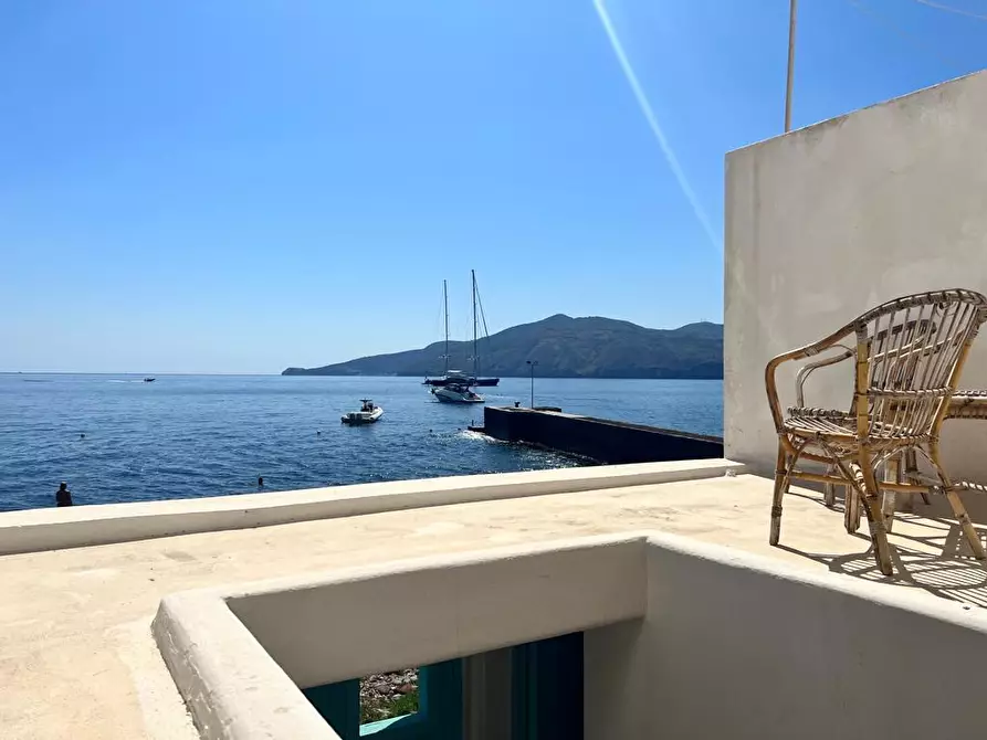 Immagine 12 di Casa indipendente in vendita  in via Umberto I 1 a Santa Marina Salina