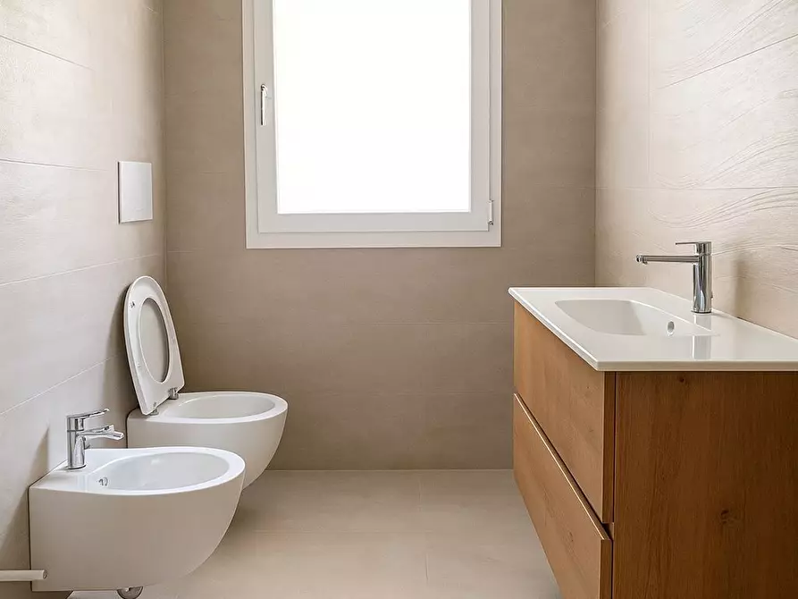 Immagine 8 di Trilocale in vendita  in Via Antonio Costanzo Casetti 2 a Lecce