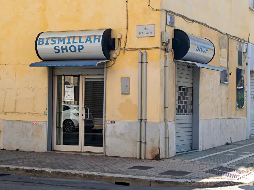 Immagine 1 di Locale commerciale in affitto  in Via dei Lauri 128 a Aprilia