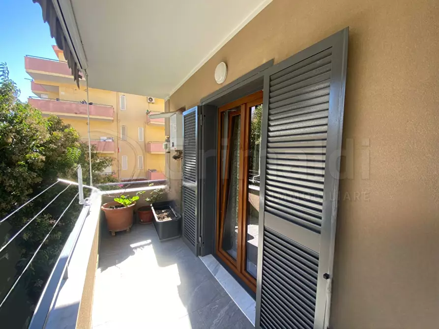 Immagine 9 di Trilocale in vendita  a Giugliano In Campania