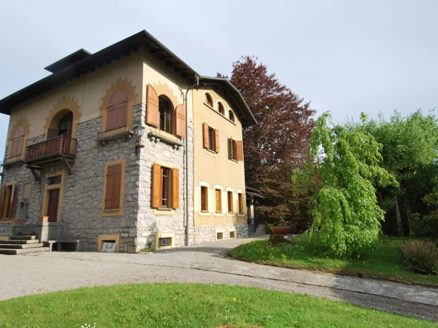 Immagine 1 di Villa in vendita  a Alta Valle Intelvi