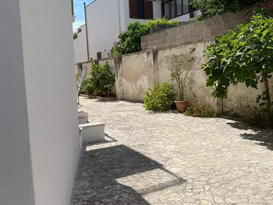 Immagine 5 di Bilocale in vendita  in Via Umberto I 76 a Santa Cesarea Terme