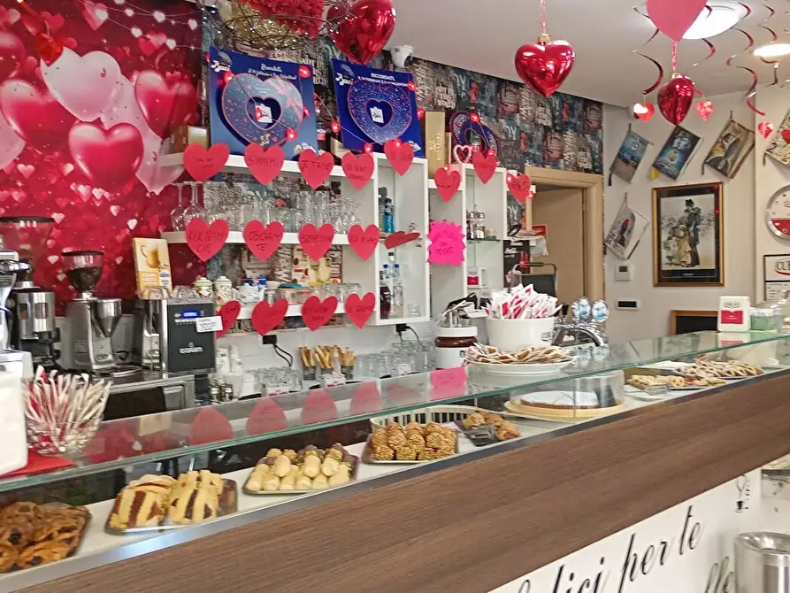 Immagine 5 di Bar / Ristorante in vendita  in VIA TIBERIO 8 a Aprilia