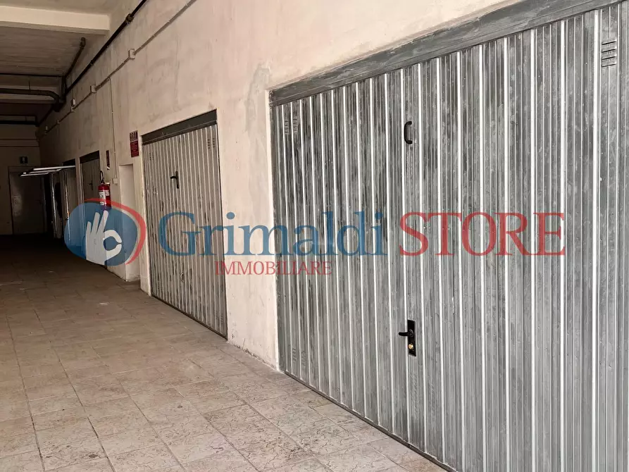 Immagine 3 di Garage in vendita  in Via Ettore D'Amore 16 a Lecce