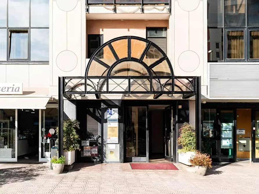 Immagine 66 di Quadrilocale in vendita  in Via Salvatore Matarrese 10 a Bari