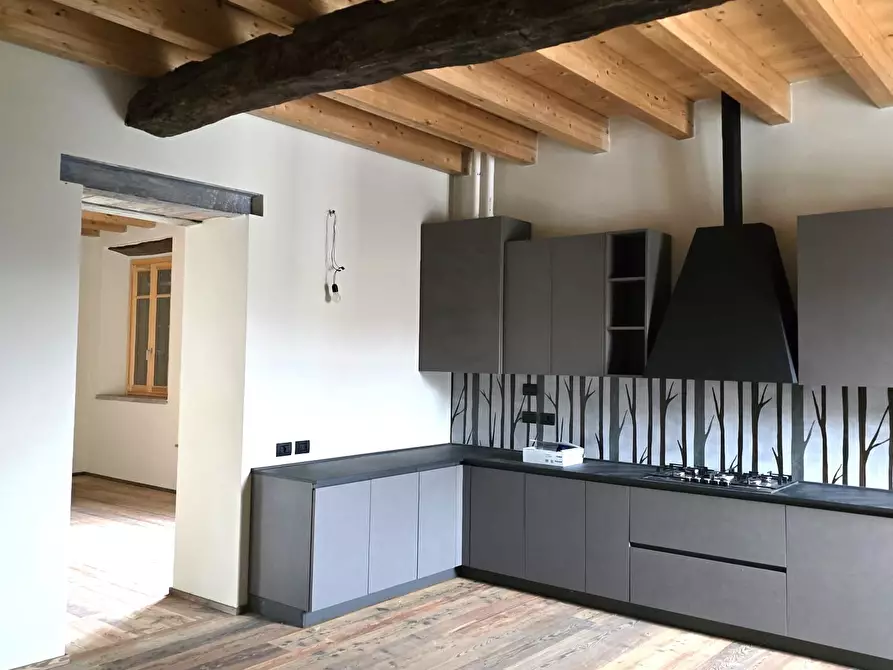 Immagine 8 di Rustico / casale in vendita  in Via C. Battisti 4 a Merone