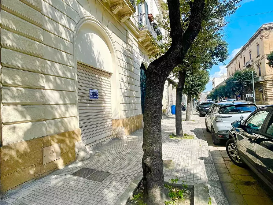 Immagine 20 di Locale commerciale in affitto  in Viale Otranto 48 a Lecce
