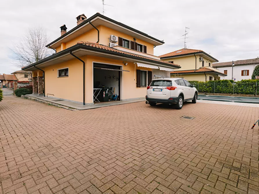 Immagine 4 di Villa in vendita  in Via Giovanni Falcone 5 a Stroppiana