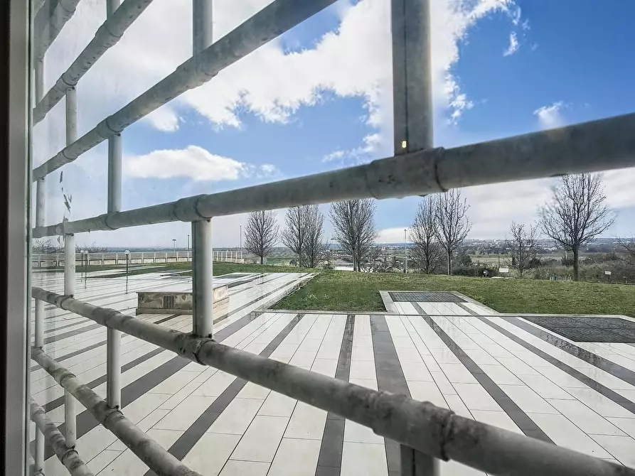 Immagine 8 di Locale commerciale in vendita  in Via alberto giolitti 53 a Roma