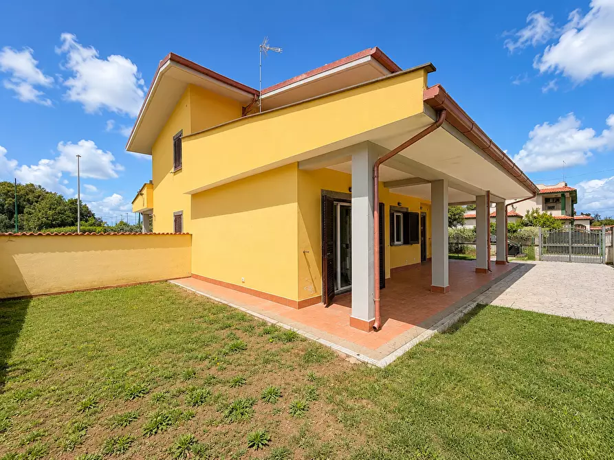 Immagine 1 di Casa indipendente in vendita  in Viale Roma 202 a Anzio