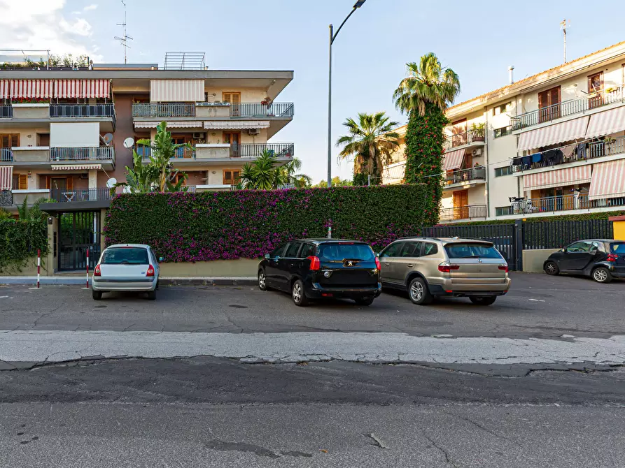 Immagine 37 di Pentalocale in vendita  in Via Giuseppe Leonardi 24 a Aci Catena
